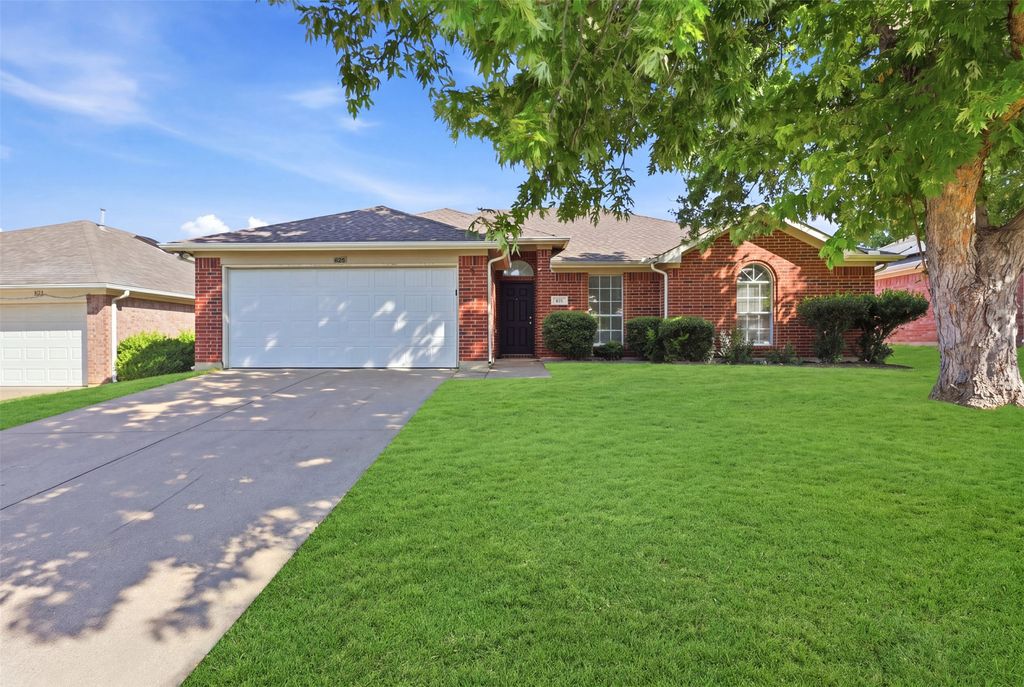 625 Jamie Lane, Mansfield, TX 76063