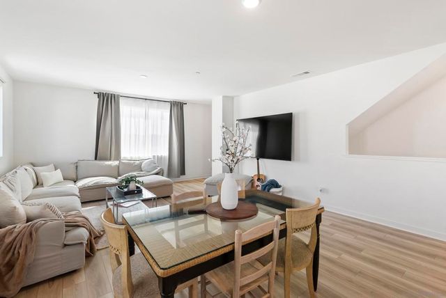 5310 Seacliff Pl 13, San Diego, CA 92154