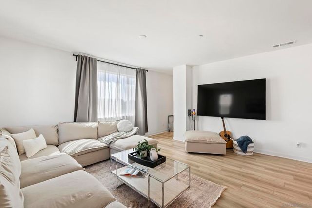 5310 Seacliff Pl 13, San Diego, CA 92154