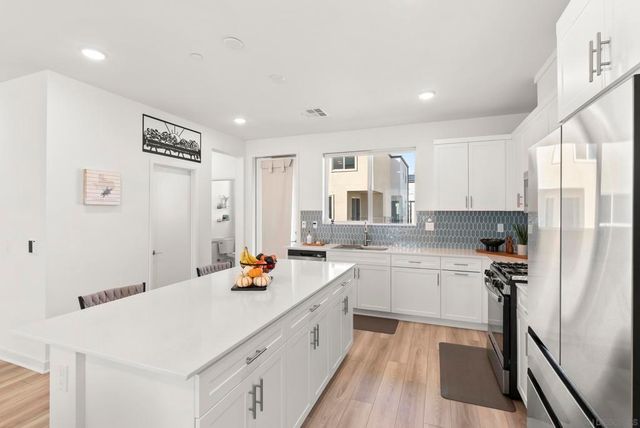 5310 Seacliff Pl 13, San Diego, CA 92154