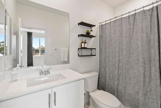 5310 Seacliff Pl 13, San Diego, CA 92154