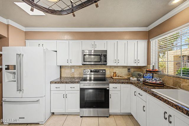 709 N LARKSPUR Street, Gilbert, AZ 85234