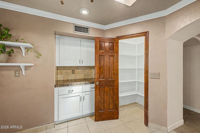 709 N LARKSPUR Street, Gilbert, AZ 85234