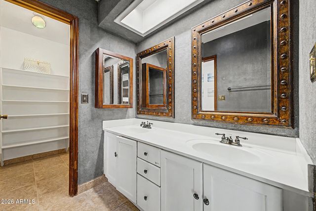 709 N LARKSPUR Street, Gilbert, AZ 85234