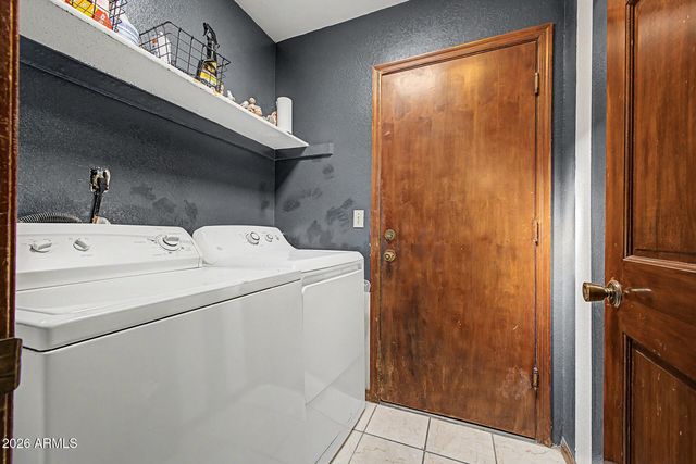 709 N LARKSPUR Street, Gilbert, AZ 85234