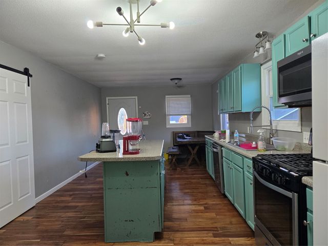 919 Randolph Street, Des Moines, IA 50315