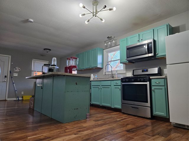 919 Randolph Street, Des Moines, IA 50315