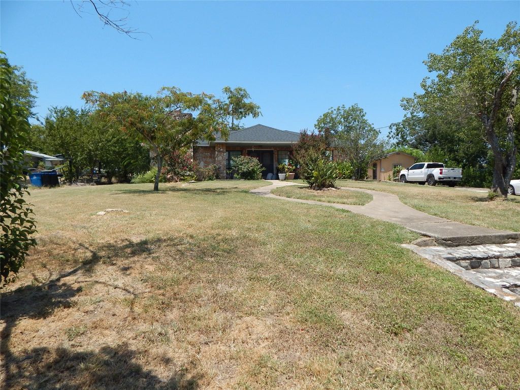 2300 Thrasher LN, Austin, TX 78741