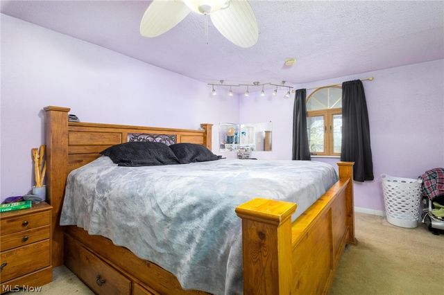 195 GILSON Avenue, Weirton, WV 26062