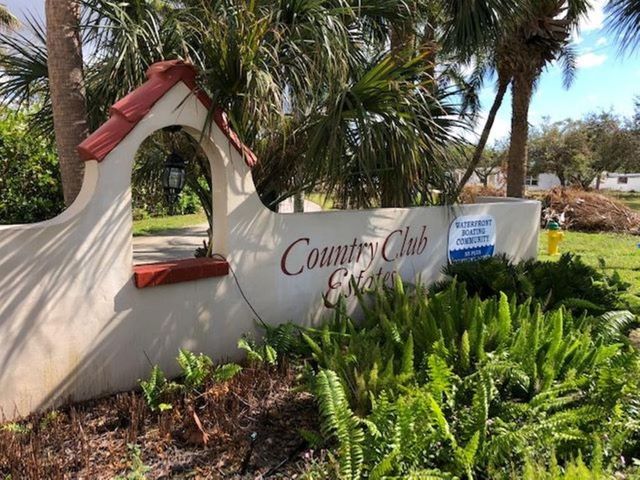 615 S GREEN CIRCLE, Venice, FL 34285