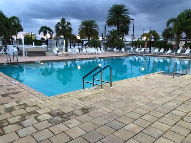 615 S GREEN CIRCLE, Venice, FL 34285