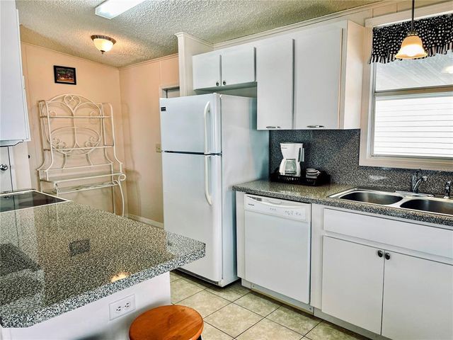 615 S GREEN CIRCLE, Venice, FL 34285