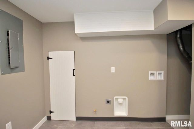 8504 W MAIN Street, Mapleton, IL 61547