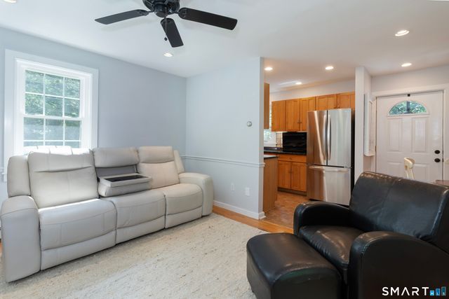 80 River Road, Clinton, CT 06413
