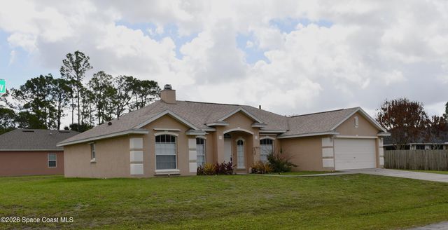 995 Black Coral Avenue NW, Palm Bay, FL 32907