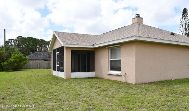 995 Black Coral Avenue NW, Palm Bay, FL 32907