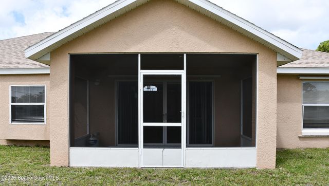 995 Black Coral Avenue NW, Palm Bay, FL 32907