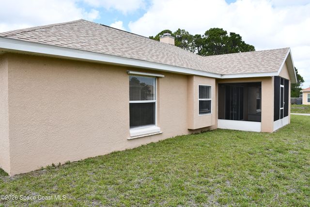 995 Black Coral Avenue NW, Palm Bay, FL 32907
