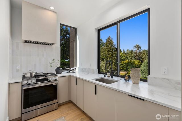 2908 129th Avenue NE, Bellevue, WA 98005