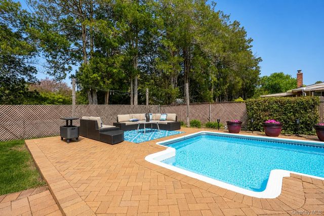 112 Dorchester Road, Ronkonkoma, NY 11779