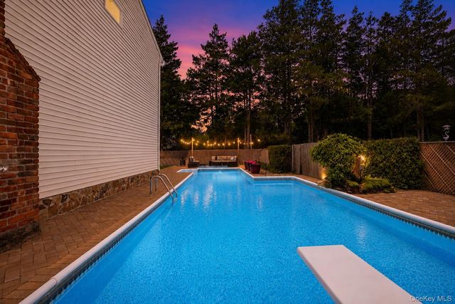 112 Dorchester Road, Ronkonkoma, NY 11779