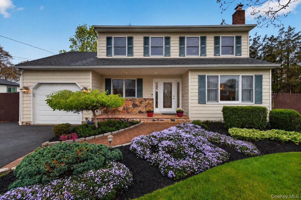 112 Dorchester Road, Ronkonkoma, NY 11779