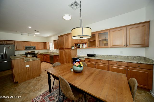 610 W Rio Teras, Green Valley, AZ 85614