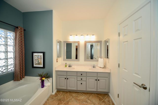 610 W Rio Teras, Green Valley, AZ 85614