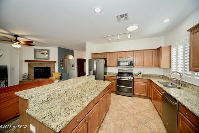 610 W Rio Teras, Green Valley, AZ 85614