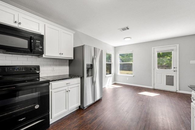 2100 Boyer DR, Taylor, TX 76574