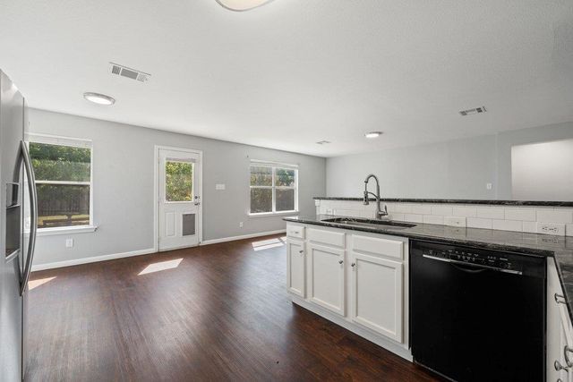2100 Boyer DR, Taylor, TX 76574