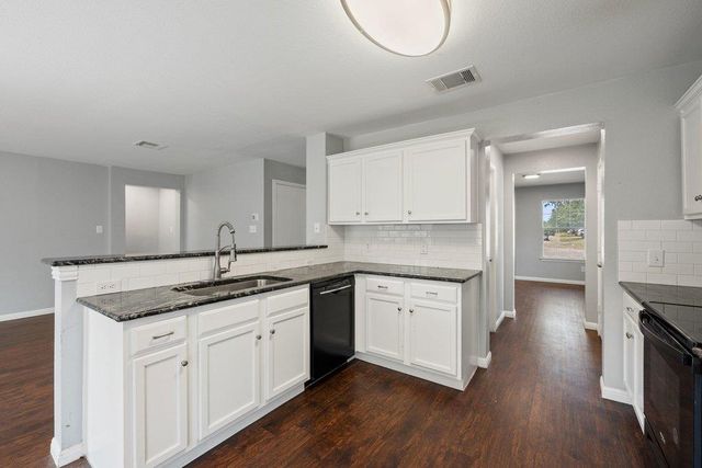 2100 Boyer DR, Taylor, TX 76574