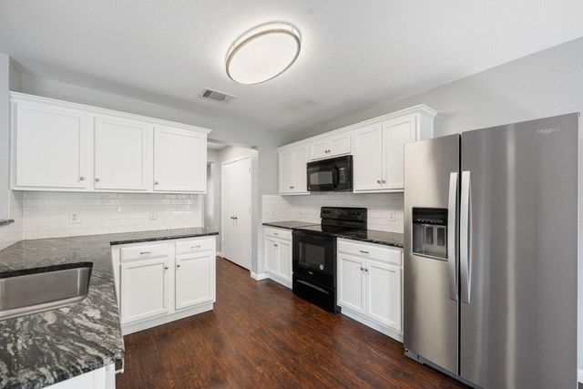 2100 Boyer DR, Taylor, TX 76574