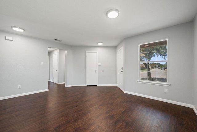 2100 Boyer DR, Taylor, TX 76574