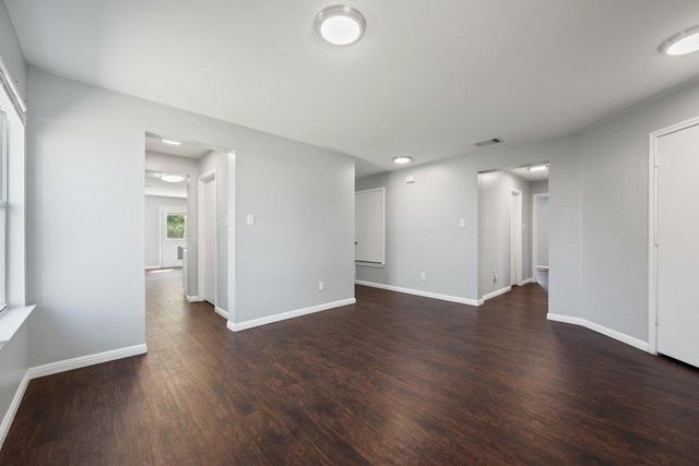 2100 Boyer DR, Taylor, TX 76574