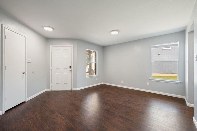 2100 Boyer DR, Taylor, TX 76574