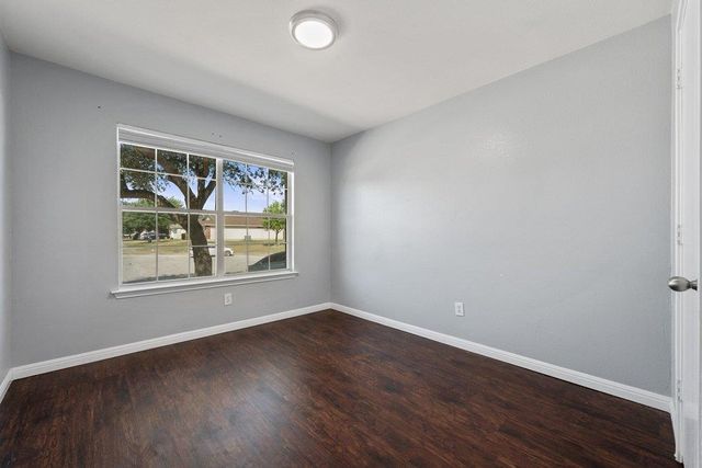 2100 Boyer DR, Taylor, TX 76574