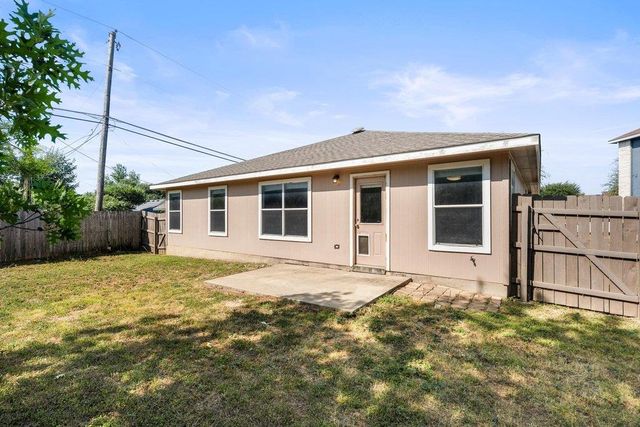 2100 Boyer DR, Taylor, TX 76574