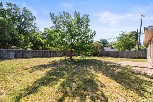 2100 Boyer DR, Taylor, TX 76574