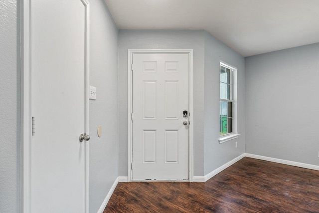 2100 Boyer DR, Taylor, TX 76574
