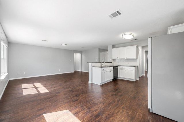 2100 Boyer DR, Taylor, TX 76574