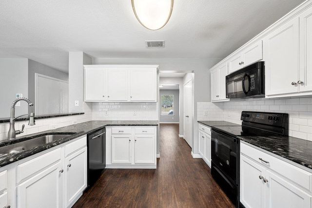 2100 Boyer DR, Taylor, TX 76574