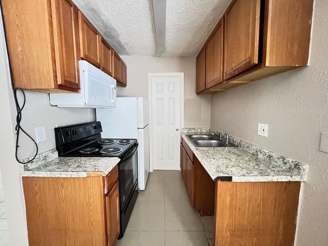 14039 Eagle Pass Street 3, Houston, TX 77015