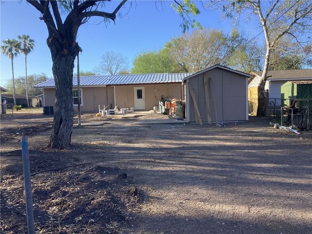 1009 Anderson Dr, Alice, TX 78332