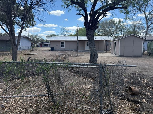 1009 Anderson Dr, Alice, TX 78332