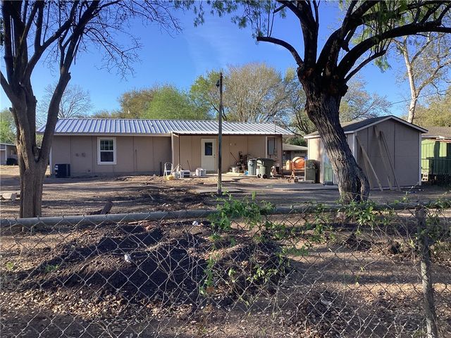 1009 Anderson Dr, Alice, TX 78332