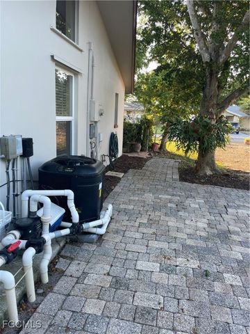 6335 Hofstra CT W, Fort Myers, FL 33919