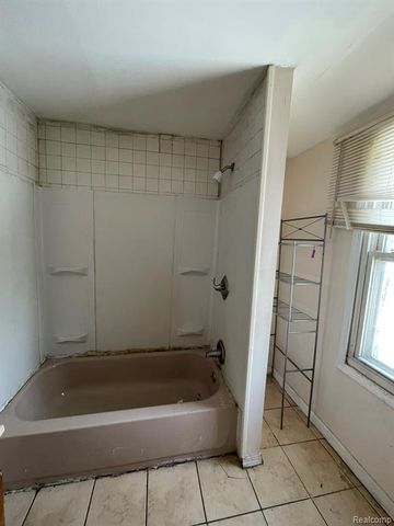 14811 Robson Street, Detroit, MI 48227