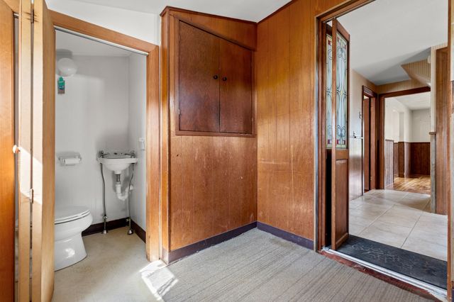 10 Glenway Ave, Peabody, MA 01960