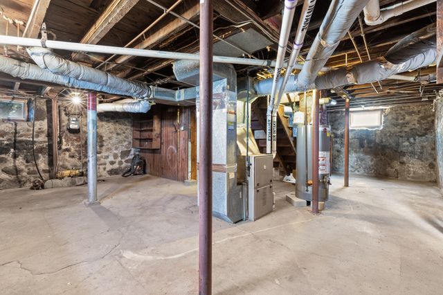 10 Glenway Ave, Peabody, MA 01960